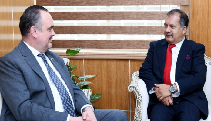 গণমাধ্যমের স্বাধীনতা নিশ্চিতে বদ্ধপরিকর সরকার, মার্কিন রাষ্ট্রদূতকে তথ্যমন্ত্রী