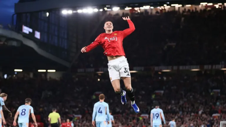 ব্রেন্টফোর্ডকে হারিয়ে চ্যাম্পিয়ন্স লিগের পথে শক্ত অবস্থানে ম্যানইউ