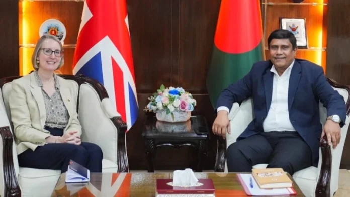 প্রধানমন্ত্রীর প্রতিরক্ষা উপদেষ্টার সঙ্গে ব্রিটিশ হাইকমিশনারের সৌজন্য সাক্ষাৎ