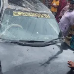 মেহেরপুরে নিয়ন্ত্রণ হারিয়ে বাড়িতে ঢুকে পড়ল মাইক্রোবাস, গাঁজাসহ চালক আটক