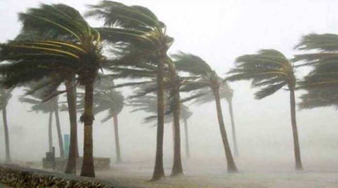 রাতে দেশের ৯ অঞ্চলে ৮০ কিলোমিটার বেগে ঝড়ের পূর্বাভাস