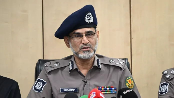 চাঁদাবাজি ও মাদক নির্মূলে রাজধানীতে সাঁড়াশি অভিযান : অপরাধীদের কোনো ছাড় নয়—ডিএমপি কমিশনার