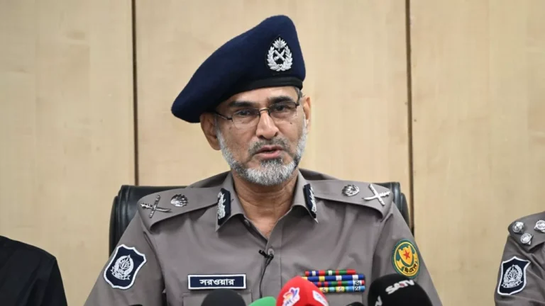 চাঁদাবাজি ও মাদক নির্মূলে রাজধানীতে সাঁড়াশি অভিযান : অপরাধীদের কোনো ছাড় নয়—ডিএমপি কমিশনার