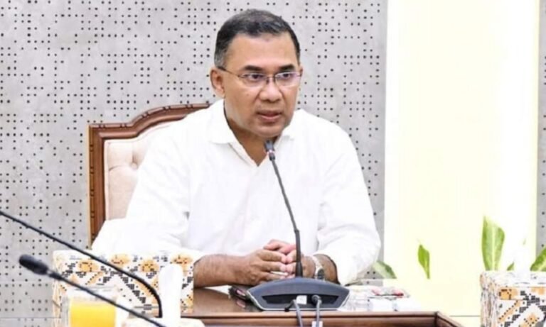 বিনিয়োগকারীদের আকৃষ্ট করতে প্রক্রিয়া সহজ করার নির্দেশ প্রধানমন্ত্রীর