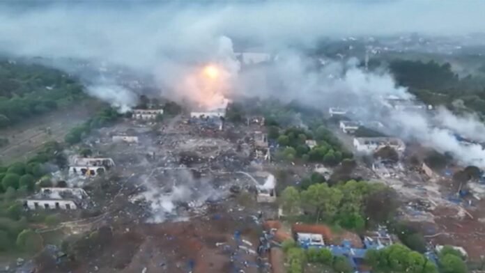চীনে আতশবাজি কারখানায় ভয়াবহ বিস্ফোরণে নিহত ২১