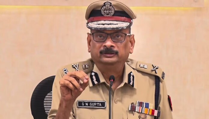 পশ্চিমবঙ্গে ৪৮ ঘণ্টায় ২০০ এফআইআর, গ্রেপ্তার ৪৩৩