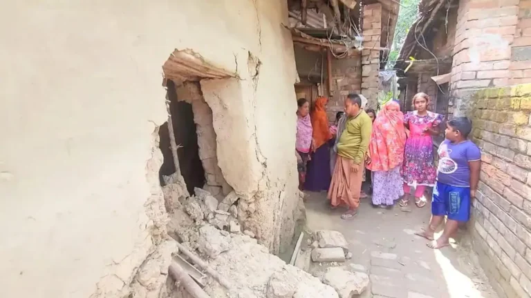 ডাকাতি শেষে পালানোর সময় গণপিটুনি, নিহত ১