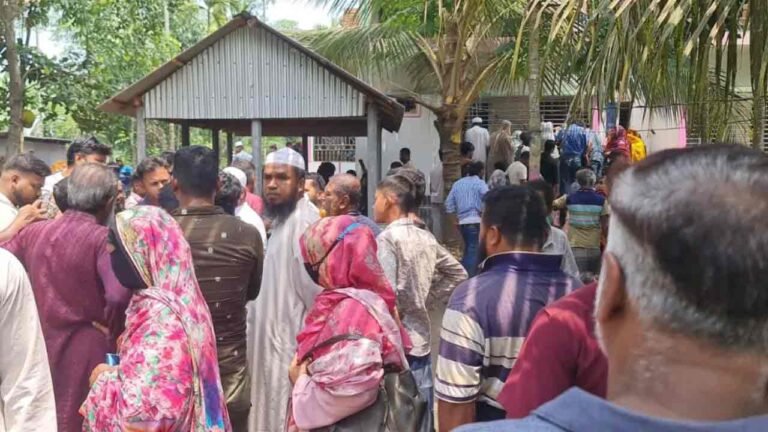 গাজীপুরের কাপাসিয়ায় স্ত্রী, সন্তান ও শ্যালকসহ ৫ জনকে গলা কেটে হত্যা