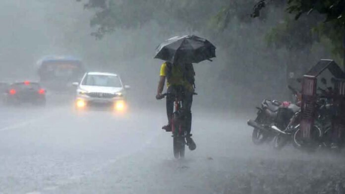দেশের তিন বিভাগে ৩ দিন বজ্রসহ ভারি বৃষ্টির শঙ্কা
