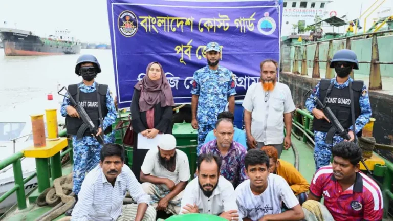 কর্ণফুলীতে বন্দর কর্তৃপক্ষের জাহাজ থেকে ডিজেল পাচার, আটক ৯