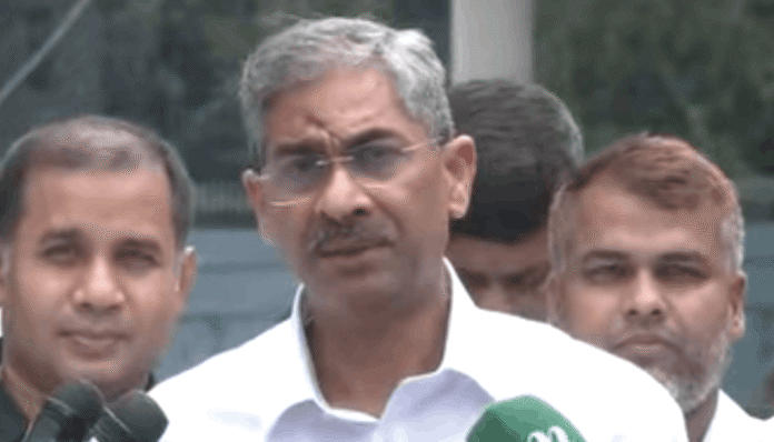 'পদ্মা ব্যারেজ আমাদের স্বার্থের ব্যাপার, ভারতের সাথে আলোচনার কিছু নেই'