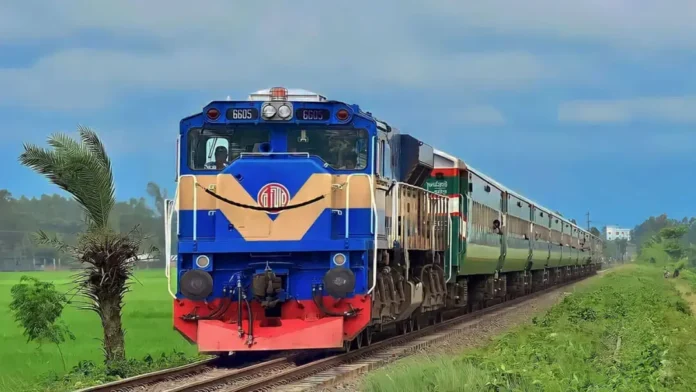 ট্রেনে ঈদ যাত্রার দ্বিতীয় দিনের টিকিট বিক্রি আজ