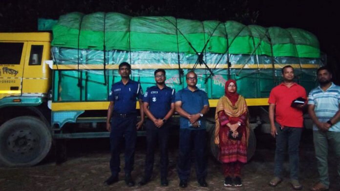 নেত্রকোনায় পাচারকালে ৬৬৭ বস্তা সরকারি চাল জব্দ, আটক ২