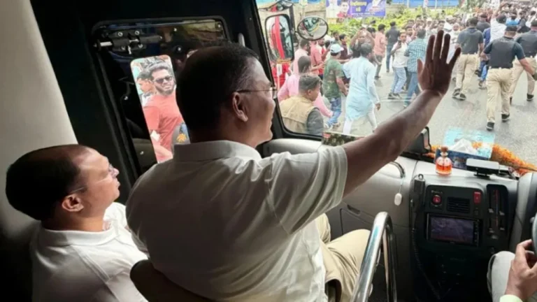 কুমিল্লায় প্রধানমন্ত্রী, পথে পথে জনতার ঢল