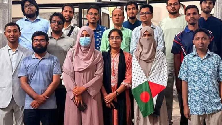 ভিপি সাদিক কায়েমের নেতৃত্বে চীন সফরে ডাকসুর ১৫ নেতা