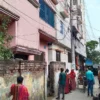 মাদারীপুরে ভাড়া বাসা থেকে একই পরিবারের তিনজনের মরদেহ উদ্ধার