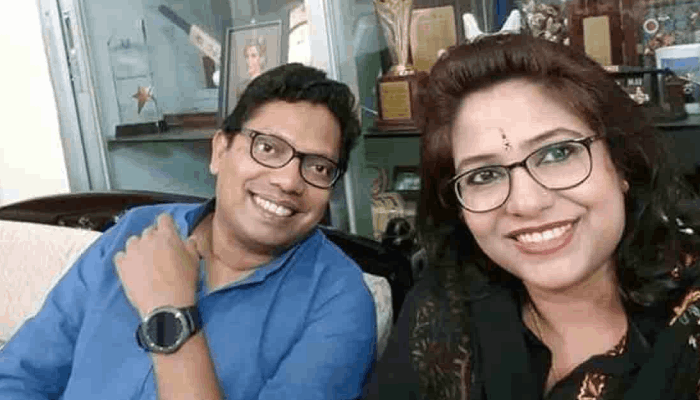 পলকের স্ত্রীর আয়কর নথি জব্দের আদেশ