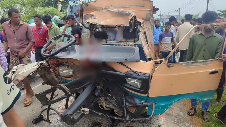 সুনামগঞ্জে বাস-লেগুনার সংঘর্ষে নিহত ২