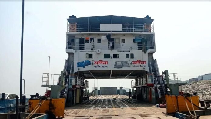 ঈদযাত্রায় দৌলতদিয়া-পাটুরিয়া নৌরুটে চলবে ১৭ ফেরি ২০ লঞ্চ