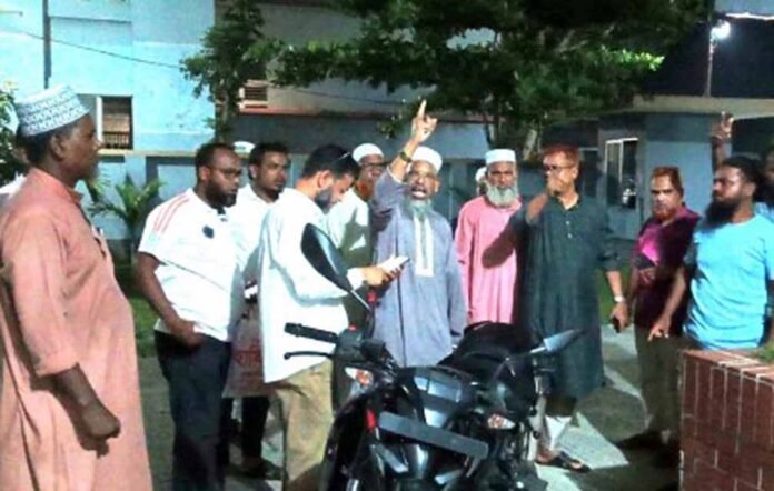 ‘বেহেশতের টিকিট’ নিয়ে তর্ক, জামায়াত নেতাকে কুপিয়ে জখম