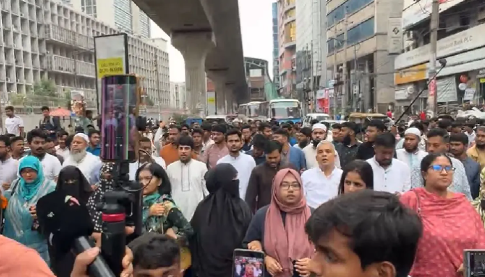নাসীরুদ্দীন পাটওয়ারীর ওপর হামলার প্রতিবাদে এনসিপির বিক্ষোভ