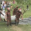 ঢাকা-টাঙ্গাইল মহাসড়কে বিষাদের ঈদ: ট্রাক উল্টে ১৫ জনসহ ১৬ জনের প্রাণহানি