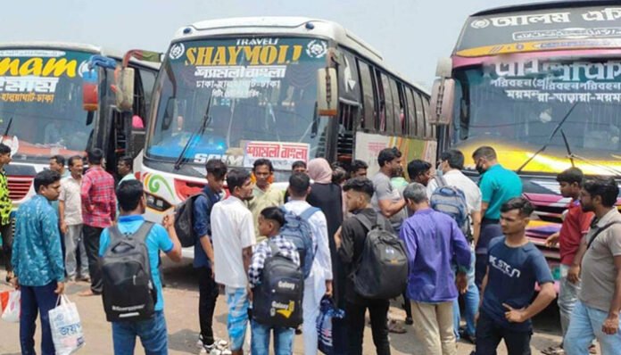 ঈদযাত্রায় গাবতলীতে উপচে পড়া ভিড়, অতিরিক্ত ভাড়া আদায়ের অভিযোগ