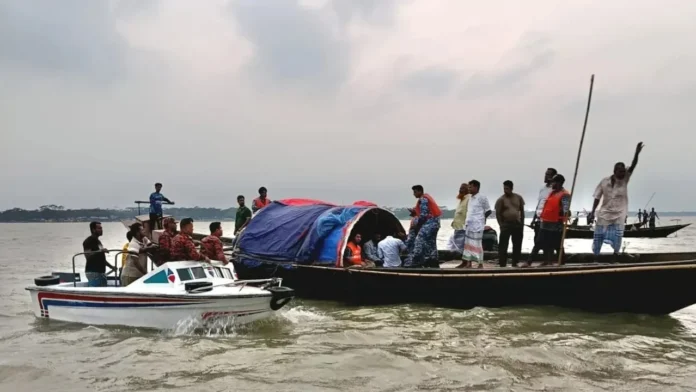 বরিশালে মেঘনায় নৌকাডুবি: নিখোঁজ বাবা-ছেলেসহ তিনজনেরই মরদেহ উদ্ধার
