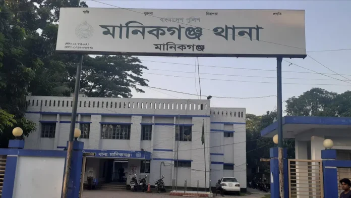 মানিকগঞ্জে যুবককে কুপিয়ে হত্যা