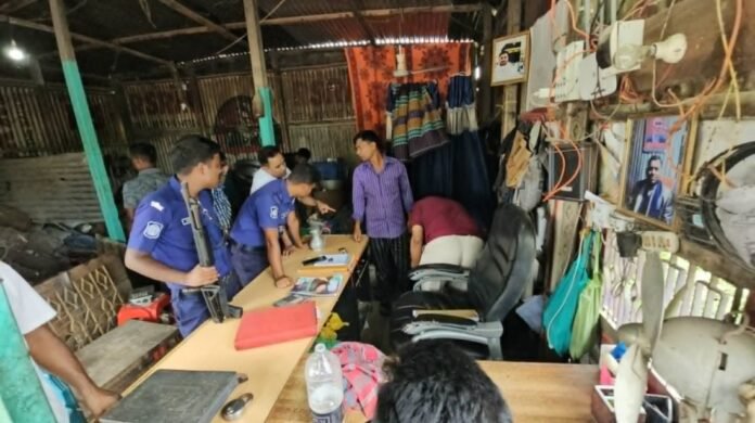ভূমি অফিস থেকে চুরি হওয়া মালামাল বিএনপি নেতার দোকানে