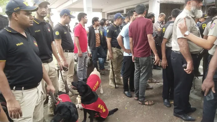 জেনেভা ক্যাম্পে ৩ বাহিনীর যৌথ অভিযান, আটক ১৬