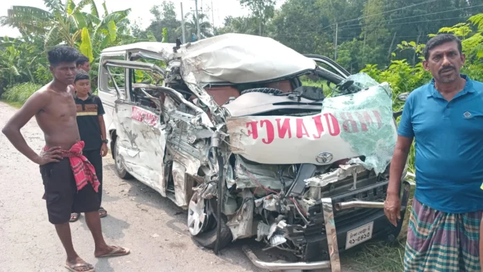স্বামীর লাশ নিয়ে ফেরার পথে বাস-অ্যাম্বুলেন্স মুখোমুখি সংঘর্ষে স্ত্রীসহ নিহত ২