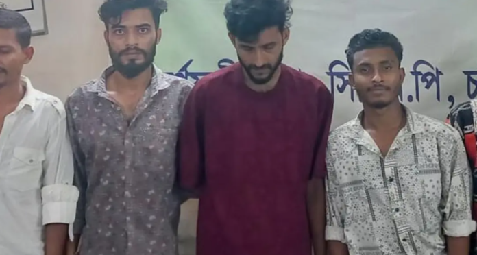 চট্টগ্রামে আবাসিক এলাকায় অভিযান: এনসিপি নেতাসহ ৫ জন গ্রেপ্তার