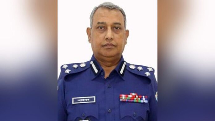 পদোন্নতি না পেয়ে চাকরি ছাড়লেন সিআইডি প্রধান আকবর খান