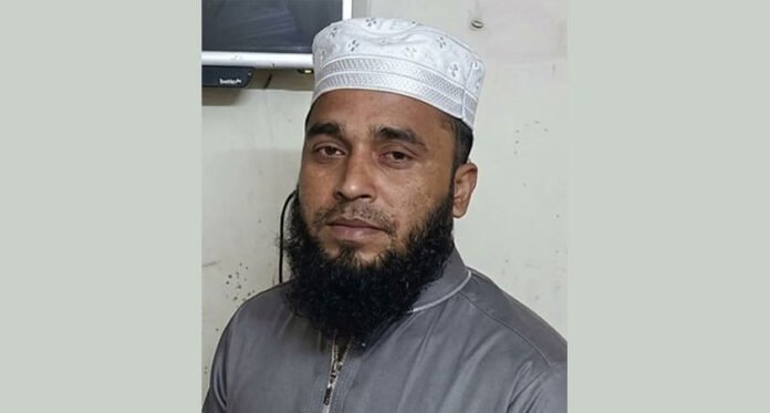 রূপগঞ্জে শিশুকে ধর্ষণ চেষ্টার অভিযোগে মাদ্রাসা শিক্ষক গ্রেফতার