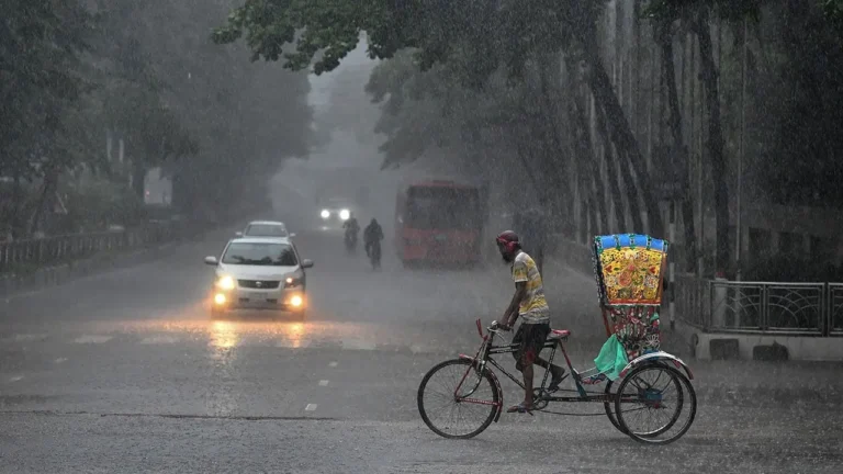 সক্রিয় হচ্ছে মৌসুমি বায়ু, বাড়বে বৃষ্টিপাত