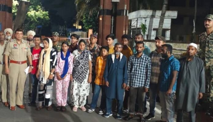 ভারতে কারাভোগ শেষে দেশে ফিরলেন নারী-শিশুসহ ১৪ বাংলাদেশি