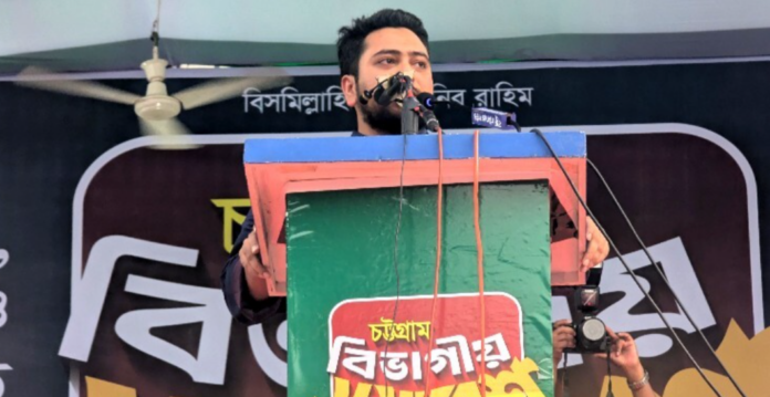 এই বাজেট দেশের মানুষের অর্থনৈতিক কোনো পরিবর্তন আনতে পারবে না: নাহিদ ইসলাম