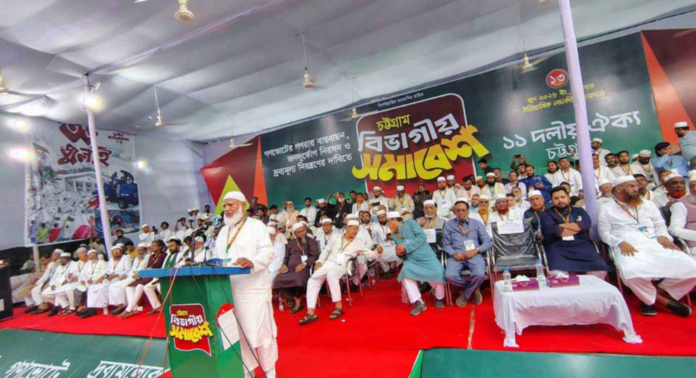 প্রধানমন্ত্রীর মুখ থেকে অনবরত ভুল তথ্য এলে দেশের ভাবমূর্তি ক্ষুণ্ণ হয়: জামায়াত আমির