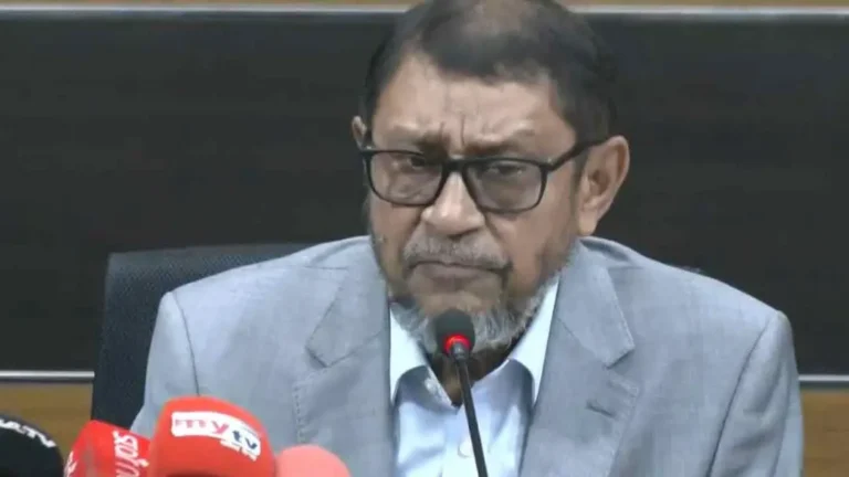 আমরা হাসপাতাল বন্ধ করেছি কিন্তু মেডিকেল কলেজ বন্ধ করিনি: আদ্-দ্বীন প্রসঙ্গে স্বাস্থ্যমন্ত্রী