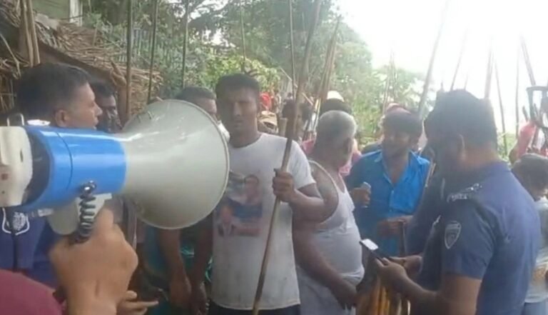 চর দখল নিয়ে টেঁটা যুদ্ধ, আহত অন্তত ৪০