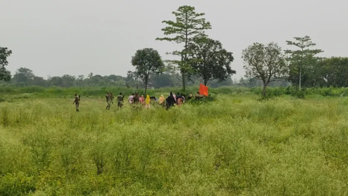 চাঁপাইনবাবগঞ্জ সীমান্তে পুশইনচেষ্টা ব্যর্থ, ২০ জনকে ফিরিয়ে নিল বিএসএফ