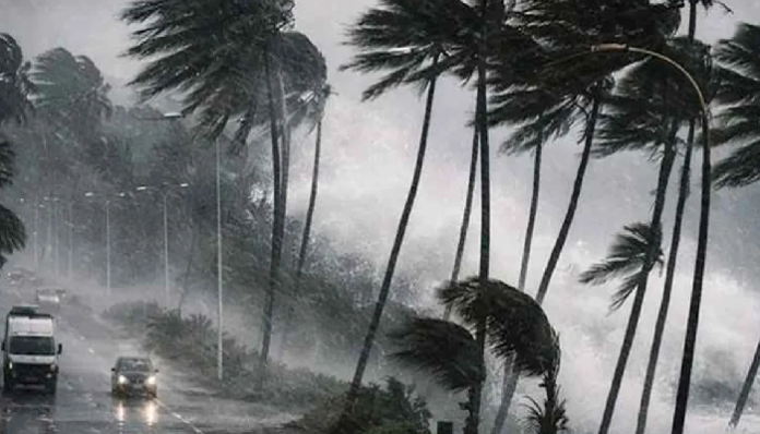 রাতে ১৭ অঞ্চলে ঝড়-বৃষ্টির আভাস