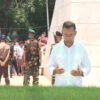 মালয়েশিয়া ও চীন সফর শেষে দেশে ফিরে পিতা ও মাতার কবর জিয়ারত করেছেন প্রধানমন্ত্রী