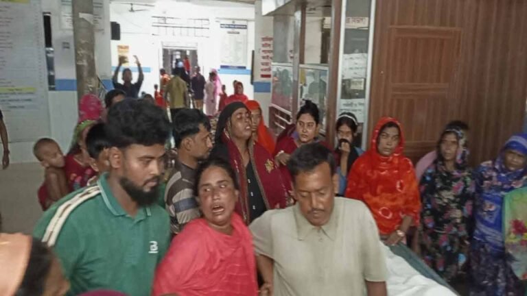 নড়াইলে ফুটবল খেলাকে কেন্দ্র করে বৃদ্ধকে কুপিয়ে হত্যা