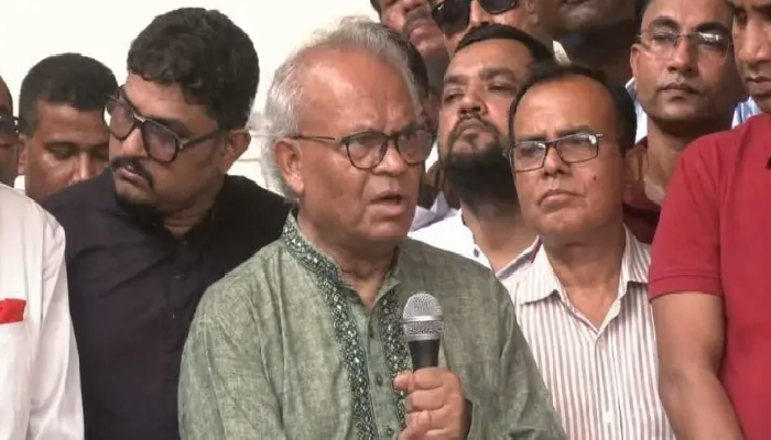 নির্বাচনি প্রতিশ্রুতি বাস্তবায়নে সরকার নিরলস কাজ করছে: রিজভী