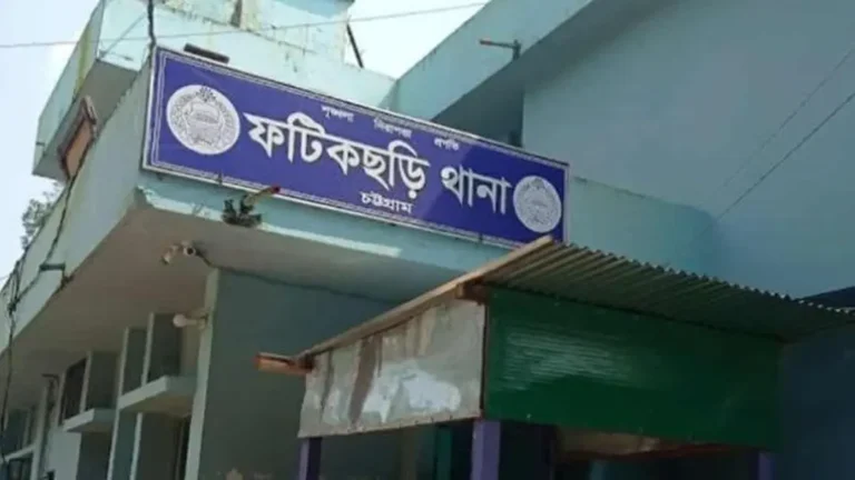 চট্টগ্রামে রাতের আঁধারে পোলট্রি ব্যবসায়ীর বাড়িতে এলোপাতাড়ি গুলি