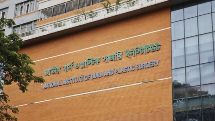 কেরানীগঞ্জে গ্যাস লাইন বিস্ফোরণে ৩ শ্রমিক দগ্ধ