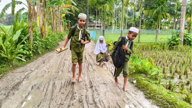 ৫৫ বছরেও পাকা হয়নি ২ কিলোমিটার সড়ক, দুর্ভোগে ১০ গ্রামের মানুষ