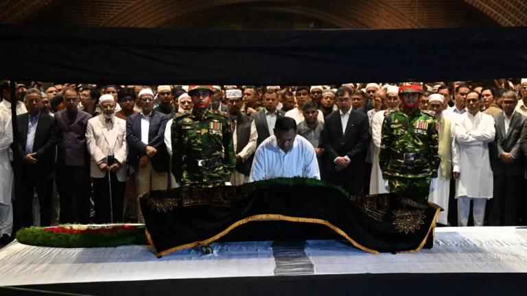 সংসদ প্রাঙ্গণে চিরনিদ্রায় শায়িত জমির উদ্দিন সরকার